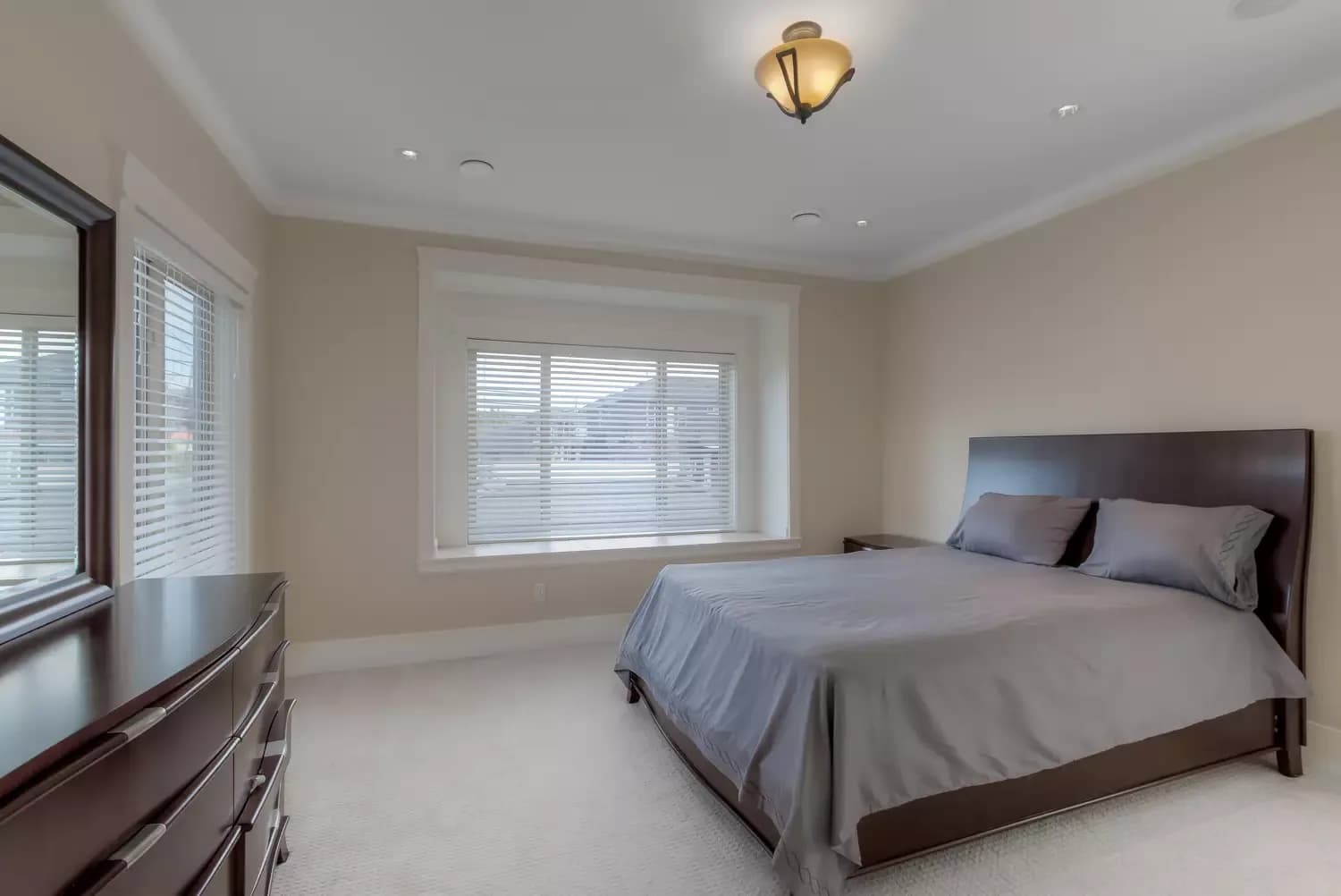 3796 Nithsdale Street photo 17