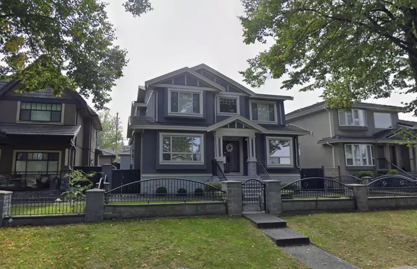 3820 Nithsdale Street photo 2