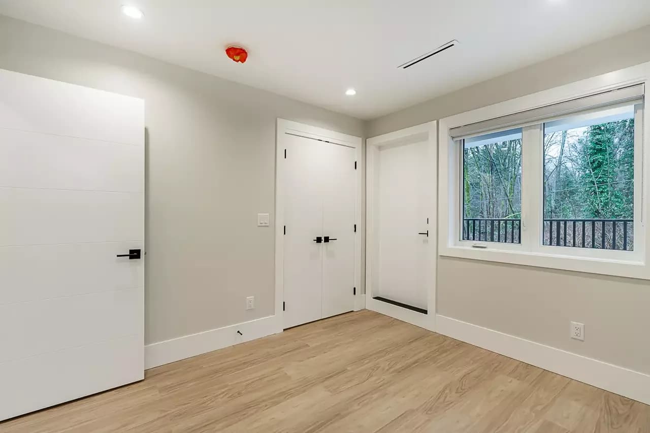 4096 Nithsdale Street photo 26
