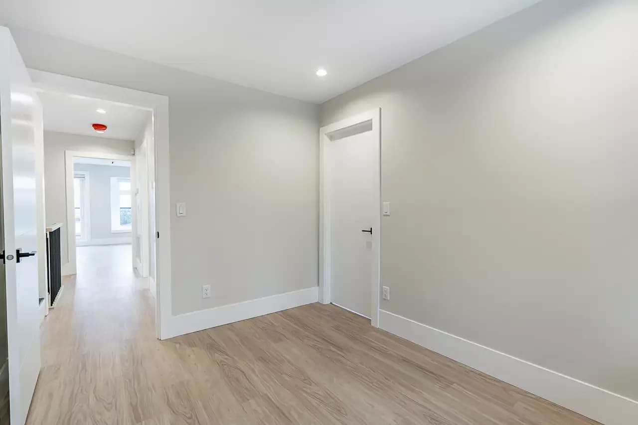 4096 Nithsdale Street photo 63