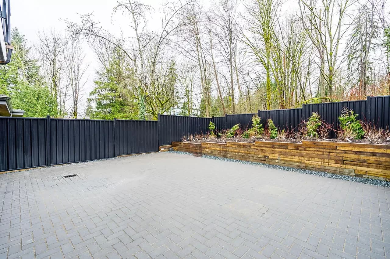4096 Nithsdale Street photo 69