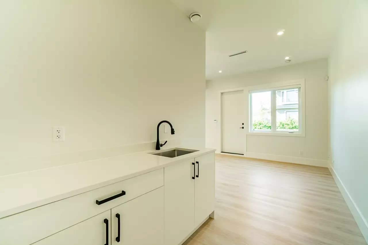 4085 – 4087 Spruce Street photo 18