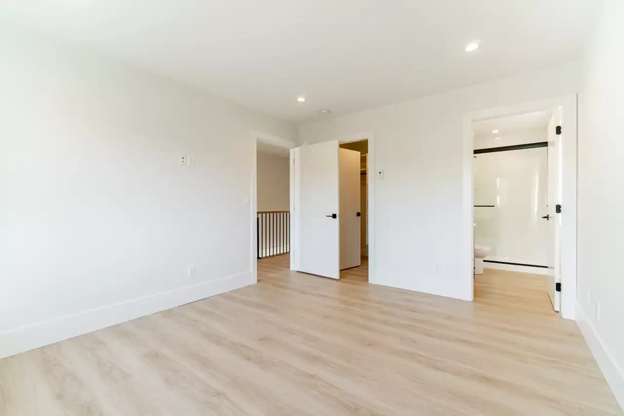 4085 – 4087 Spruce Street photo 24