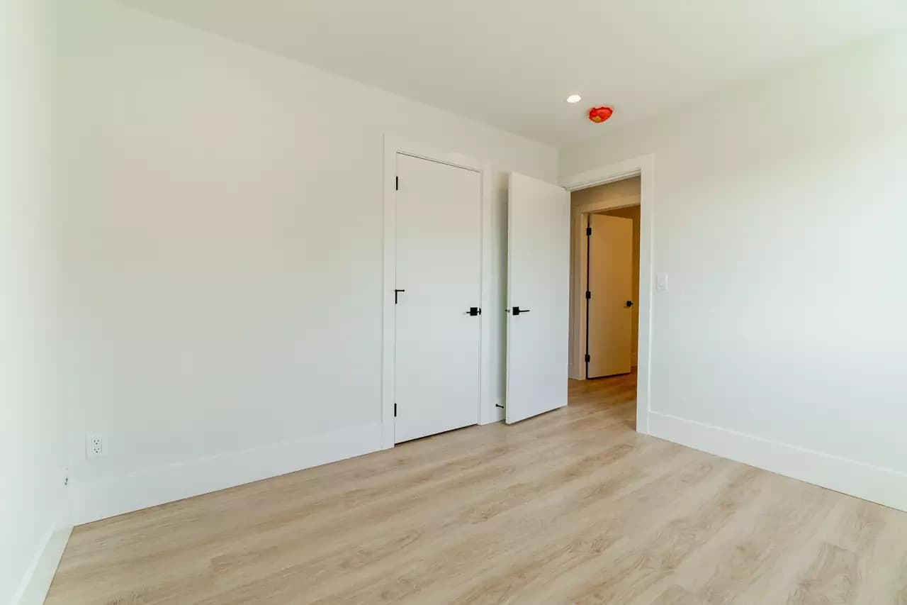 4085 – 4087 Spruce Street photo 29